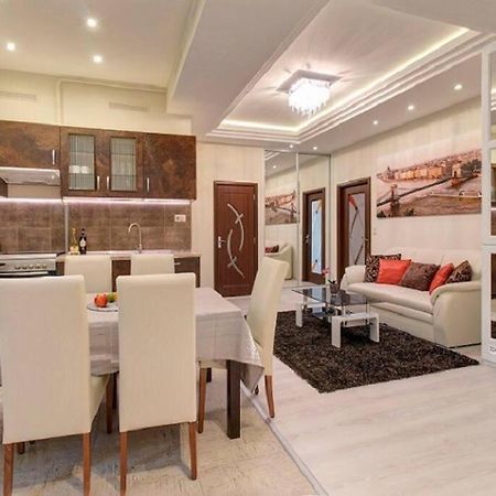 Super Central Apartment Budapest Luaran gambar