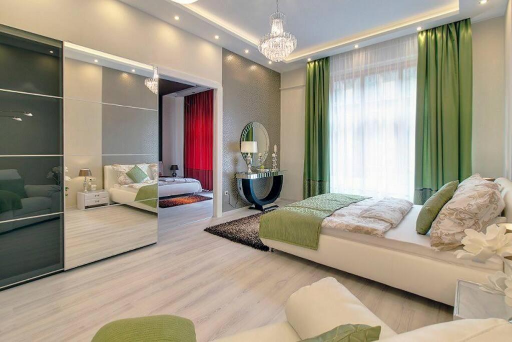 Super Central Apartment Budapest Luaran gambar